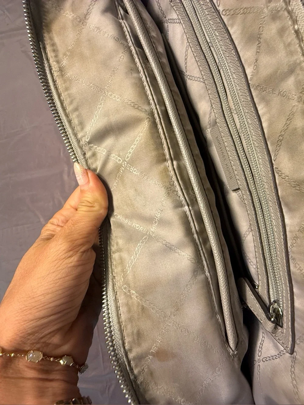 Michael Michael Kors EAST WEST JET SET SAFFIANO TOP ZIP TOTE Grey Leather